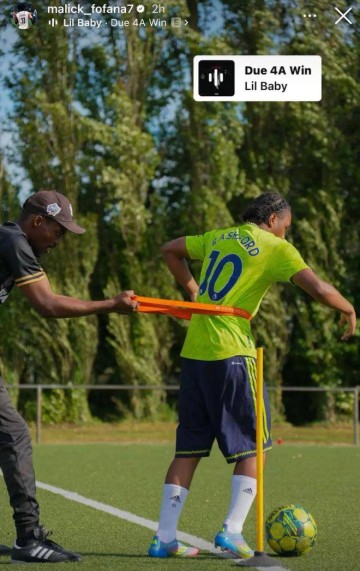 法甲天才前锋穿曼联球衣踢球,标价5000万!红魔或免费签英超空霸