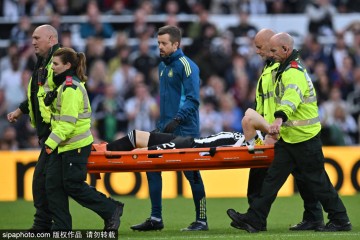 福法纳的震惊反应与吉滕斯的MVP之争:切尔西5-1大胜阿贾克斯背后的故事