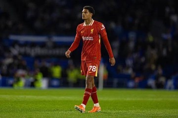 官宣!利物浦中卫3500万英镑转会德甲劲旅,曾被斯洛特公开批评