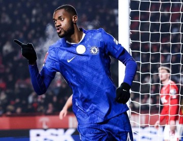 狂轰5球+终结5场不胜！切尔西新帅首秀大胜，将对决阿森纳