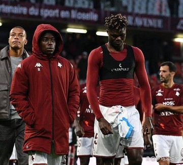 班加西的友谊赛:一场无关紧要却又意义重大的比赛