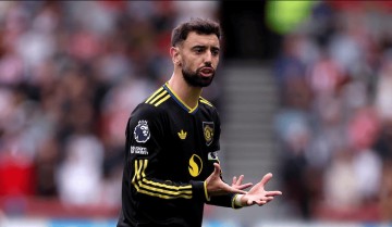 B费失点,新援首球比肩C罗,曼联1-3小蜜蜂,阿莫林造88年耻辱纪录