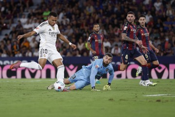 谁能先夺金球?双骄时代开启,姆巴佩优势太明显,哈兰德梦难圆