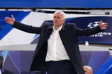 疯了!3大豪门砸7000万预算抢穆帅,本菲卡真要留不住?