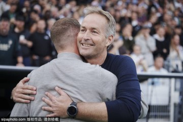 错失绝佳良机!库库雷利亚回做,乔治小禁区直面门将打门被扑!