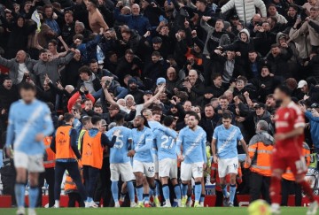 1-2！0-1！足坛疯狂一夜，利物浦倒下，马竞爆冷，巴黎制造惨案