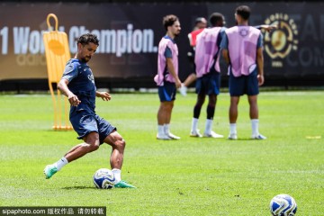 法甲揭幕战裁判揭秘:贝诺伊特·巴斯蒂安能否掌控巴黎与南特的激战?