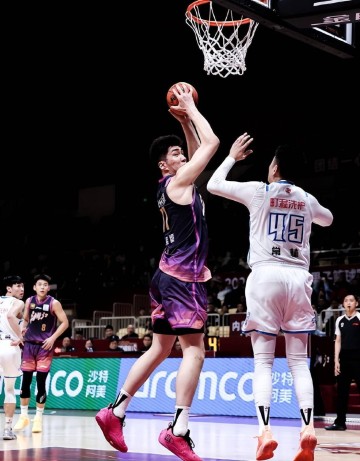 女版李月汝!余嘉豪弃CBA高薪投奔西甲 韩旭李梦真该学学他们