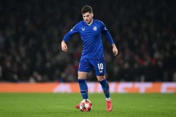 科莫接近以3000万欧元签下萨格勒布迪纳摩中场巴图里纳